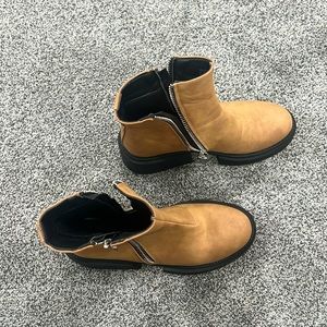 Seven7 Ankle Boots. Size 9